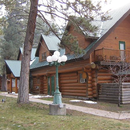 Rainbow Lake Castle Resort Princeton Esterno foto