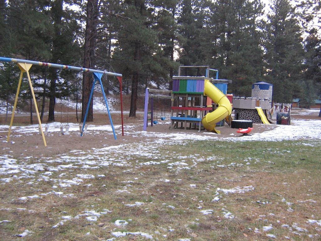 Rainbow Lake Castle Resort Princeton Esterno foto