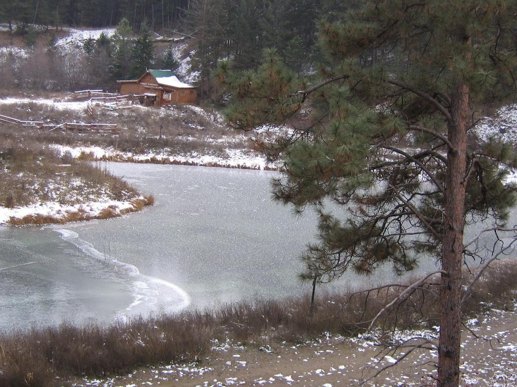 Rainbow Lake Castle Resort Princeton Esterno foto
