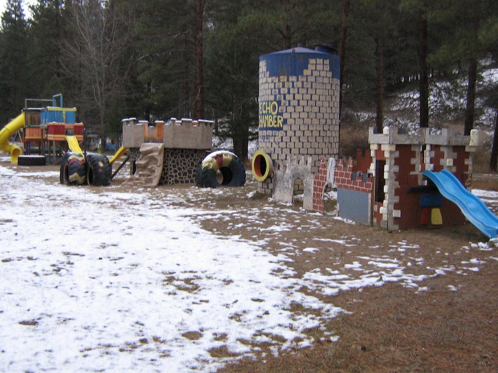 Rainbow Lake Castle Resort Princeton Esterno foto