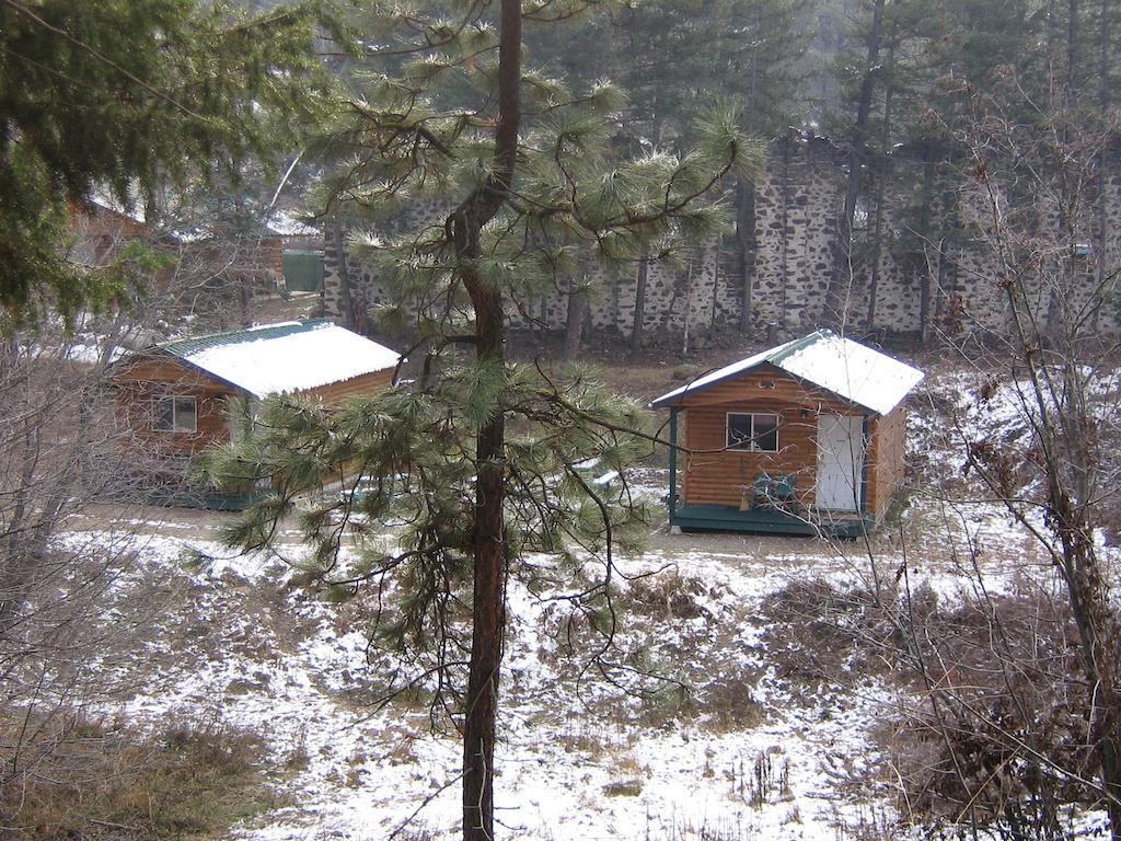 Rainbow Lake Castle Resort Princeton Esterno foto