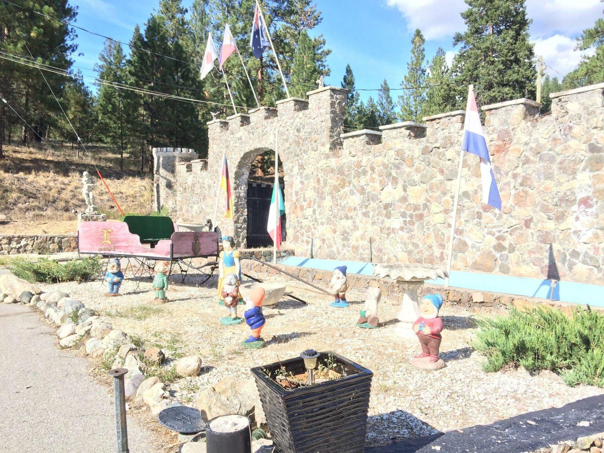 Rainbow Lake Castle Resort Princeton Esterno foto