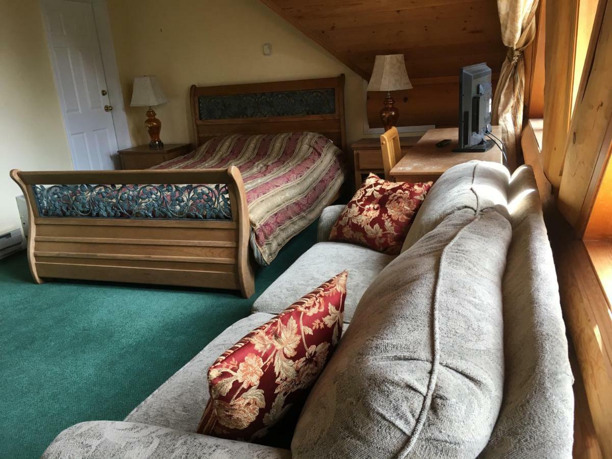 Rainbow Lake Castle Resort Princeton Esterno foto
